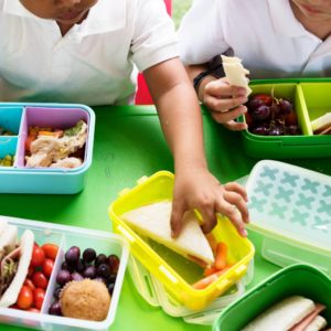 kids-eating-lunch-elementary-school